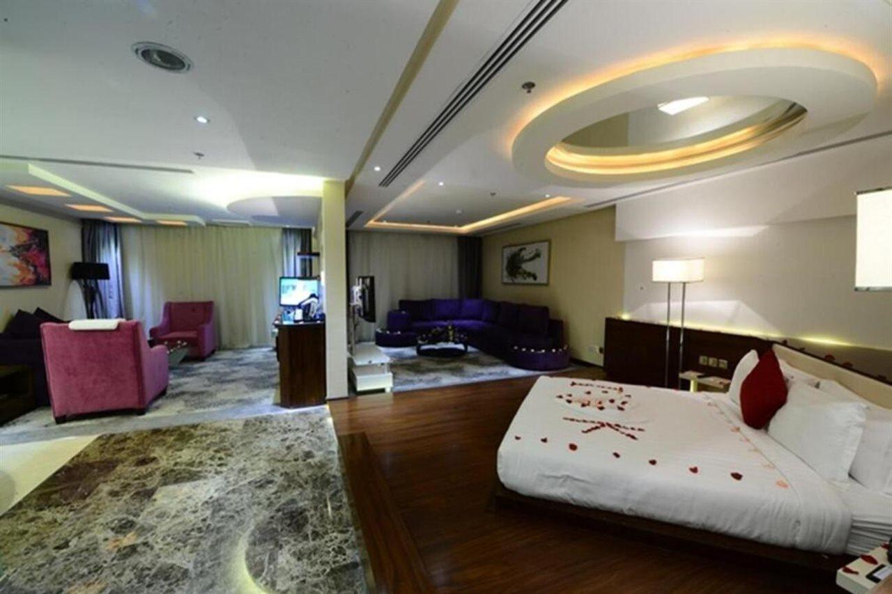 Obaer Hotel Riadh Exterior foto