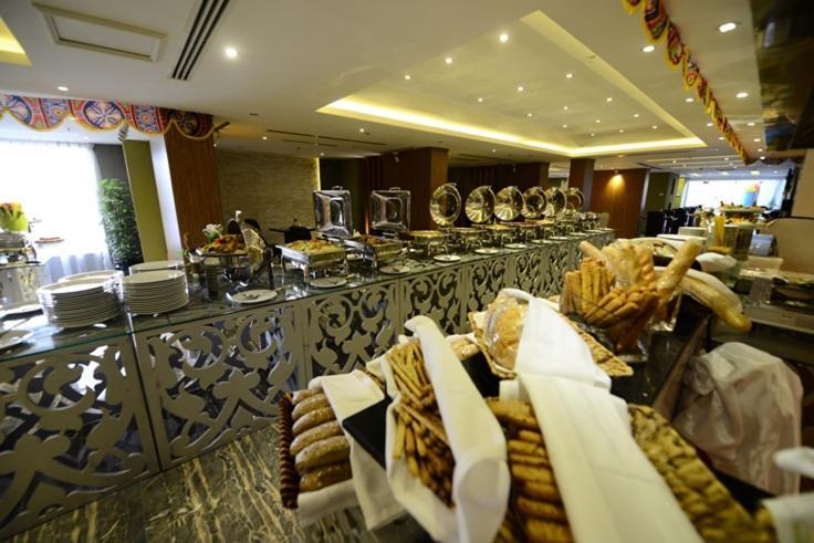 Obaer Hotel Riadh Exterior foto